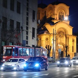 NI UVEČE NE POPUŠTA VRUĆINA! U ovim gradovima u 21 čas izmereno više od 30 stepeni, pakleno veče širom Srbije