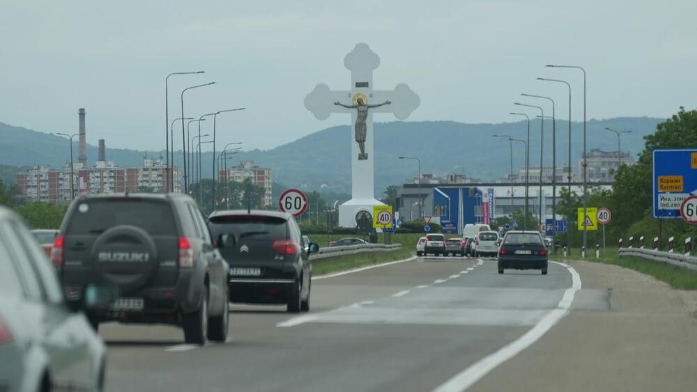MUŠKARAC (27) VOZIO 212 KM/H U KRAGUJEVCU! Nasilnička vožnja na delu, PRESRETAČI ga odmah uhvatili!