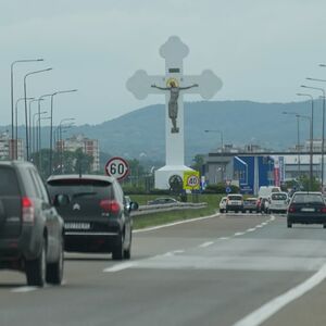 MUŠKARAC (27) VOZIO 212 KM/H U KRAGUJEVCU! Nasilnička vožnja na delu, PRESRETAČI ga odmah uhvatili!