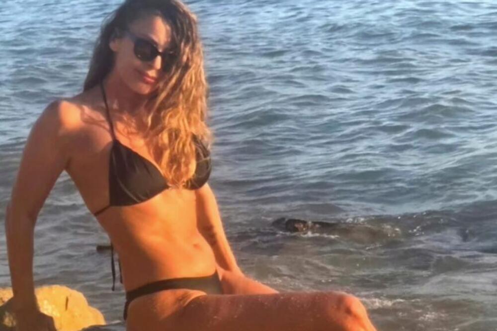 LJUDI SE KRSTE KAD ČUJU DA JE NJU NEKO VARAO: Nije bilo LEPŠE ŽENE OD NJE, a u 64. izgleda kao BOGINJA
