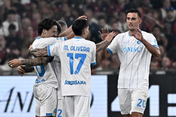 Napolijevih pet minuta u finišu za osvajanje Đenove, minimalac Kaljarija u Parmi (Foto)