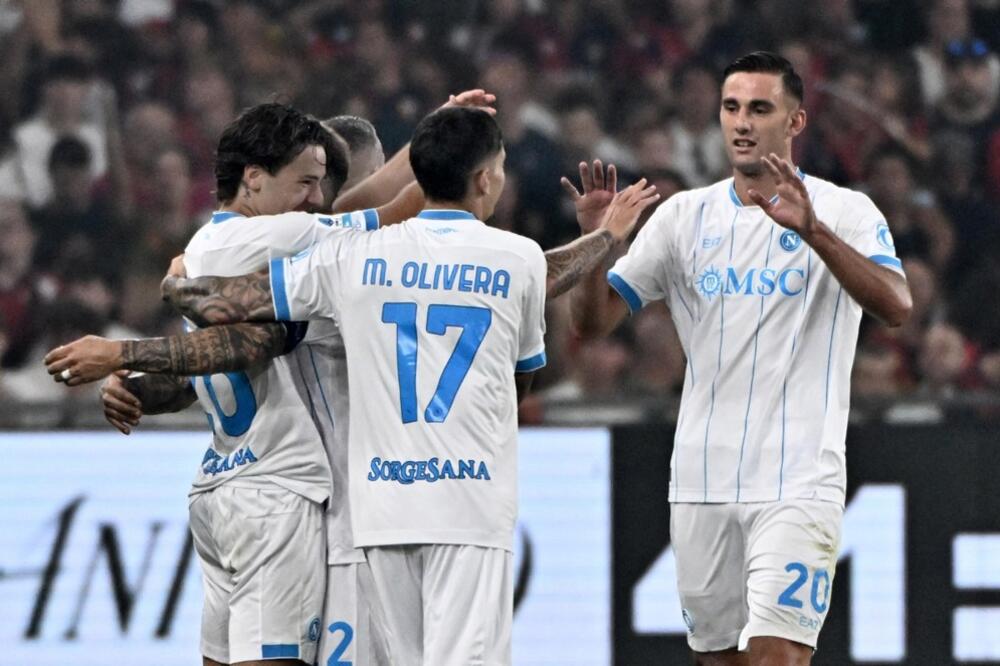 Napolijevih pet minuta u finišu za osvajanje Đenove, minimalac Kaljarija u Parmi (Foto)