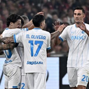 Napolijevih pet minuta u finišu za osvajanje Đenove, minimalac Kaljarija u Parmi (Foto)