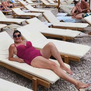 KAD IZGLEDA KO AVION, NE MORA NI POD NOŽ: Fatalna crnka nije imala nijednu korekciju, a i danas je FATALNA za mnoge