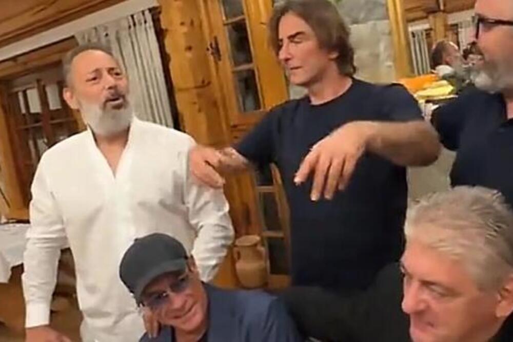 ŽELJKO MITROVIĆ SA MEGAZVEZDOM LUMPOVAO U KAFANI: Toni Bijelić i Branko Babić bili za stolom, napravili HAOS! FOTO