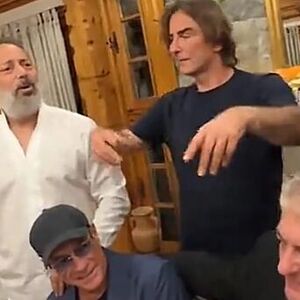 ŽELJKO MITROVIĆ SA MEGAZVEZDOM LUMPOVAO U KAFANI: Toni Bijelić i Branko Babić bili za stolom, napravili HAOS! FOTO