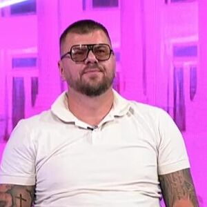 JANJUŠ PRED MILIONIMA OTKRIO DA LI JE VIŠE VOLEO MAJU ILI ANELI: Jednoj neće biti dobro KADA OVO ČUJE!