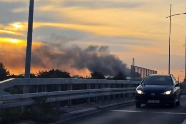 IMA POVREĐENIH! Veliki požar u Novom Sadu, nakon eksplozije sve je BUKNULO, plamen se vidi iz svih delova grada