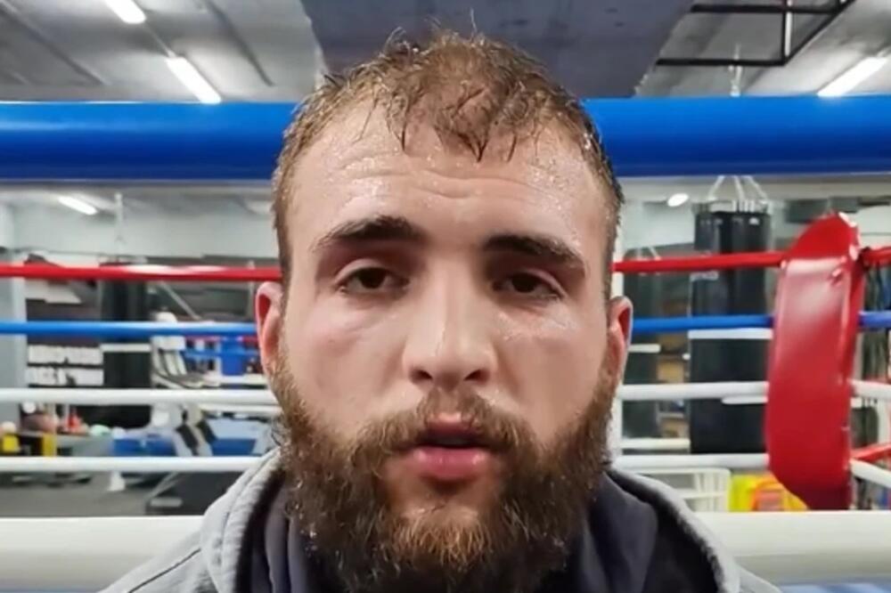 VELJKO RAŽNATOVIĆ PUSTIO BRADU, MIŠIĆI SEVAJU NA SVE STRANE, POTPUNO SE TRANSFORMISAO: Trenira kao ZVER! (FOTO)