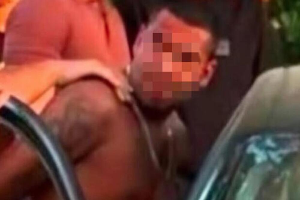 OVO JE VOZAČ (26) KOJI JE VOZIO BEZ DOZVOLE PA POKOSIO PORODICU U KRALJEVU: Devojčica podlegla povredama (FOTO)