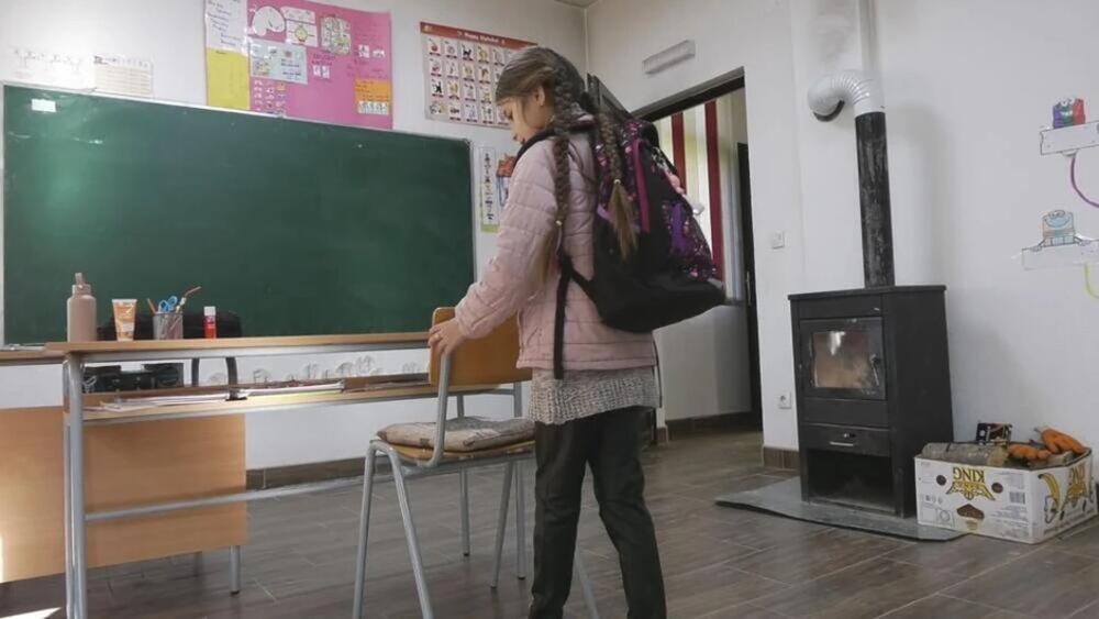 OVA ŠKOLA U SRBIJI UPISALA 2 ĐAKA, DRUGA SAMO JEDNOG! Opština daje 20.000 dinara kao pomoć, velika TUGA i ŠTETA