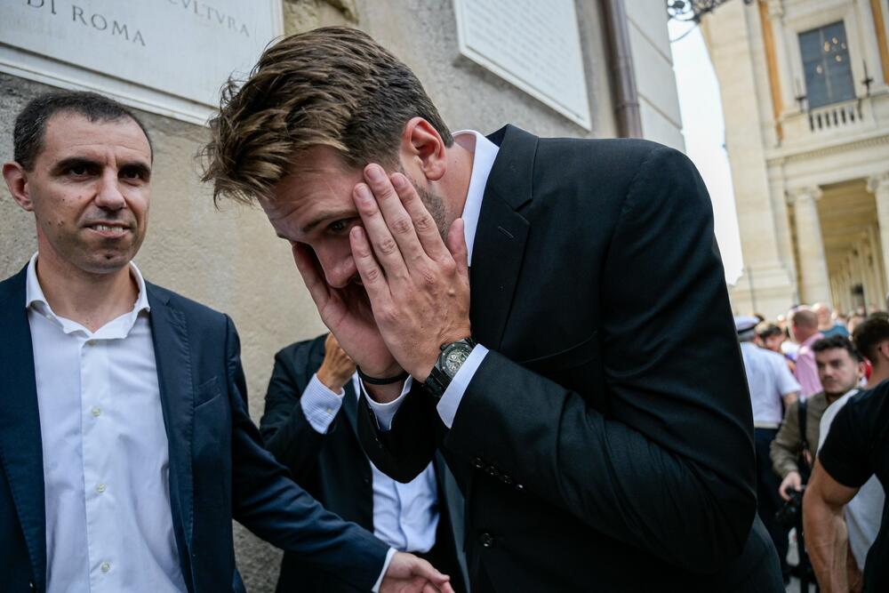 CEO SVET BRUJI O NOVOJ AFERI LUKE DONČIĆA! Uhvaćen na ZATVORENOJ ŽURCI sa ćerkom poznatog političara (FOTO)