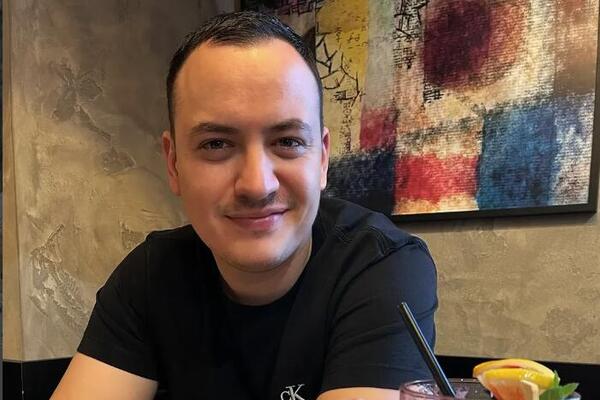 OGLASIO SE MIRČE NAKON VESTI DA JE DOBIO ĆERKU: Ovo je bila njegova reakcija! "Odakle vam ta informacija?"