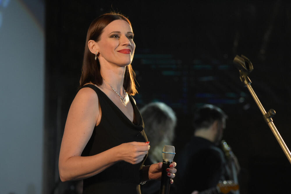 MINA LAZAREVIĆ OSVOJILA NAJVEĆEG ZAVODNIKA: Žene sanjaju ovog čoveka, a on voli samo nju, dobro ga znate