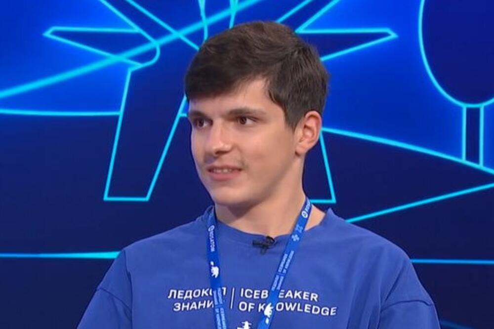 "OSEĆAJ JE KAO DA HODAŠ PO MESECU" Viktor (17) pokorio sam vrh planete - Srbin uradio ono što malo ko može!