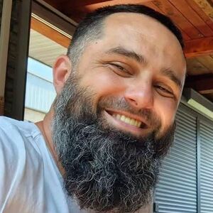 Otac troje dece umro nakon uboda pčele! Dobio tešku alergijsku reakciju, tragedija u srpskom komšiluku!