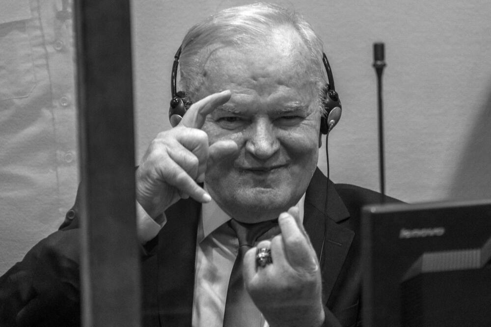 Biografija Ratka Mladića: Put od vojne elite do najtežih optužbi i doživotne robije