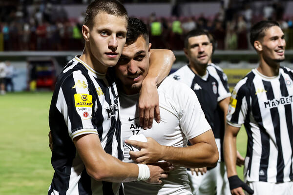 Velikan sa Ostrva ponudio više novca od PAOK-a za Ugrešića - Partizan odbio!