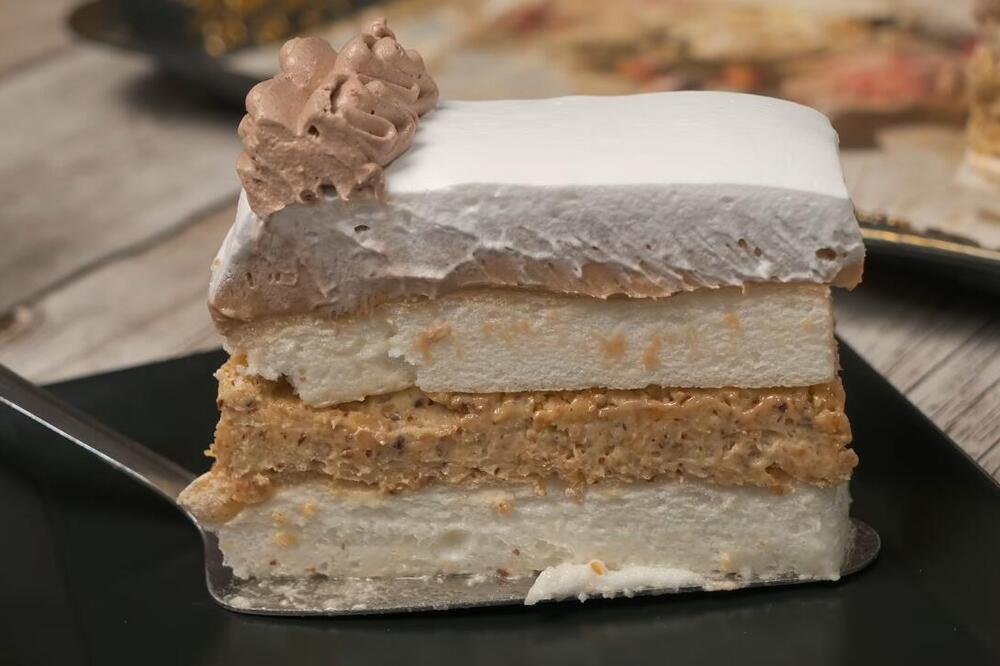 Kraljica među poslasticama: Torta "španski vetar" osvaja na prvi zalogaj, recept koji svi traže