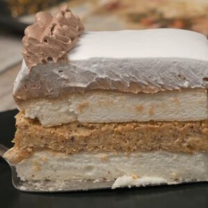 Kraljica među poslasticama: Torta "španski vetar" osvaja na prvi zalogaj, recept koji svi traže