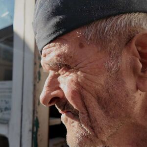 Deda Đorđe ima 92 godine, ali i dalje radi: Vredne stare ruke čuvaju srpsku tradiciju od zaborava (FOTO)