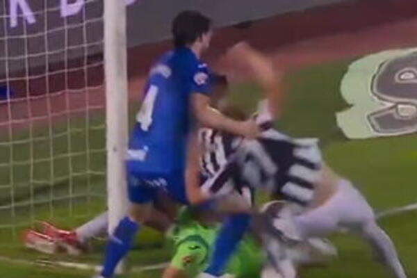 Nama ne sviraju, drugima na keca! Pojavio se snimak: Partizan oštećen protiv Hetafea, VAR se ne oglašava (VIDEO)