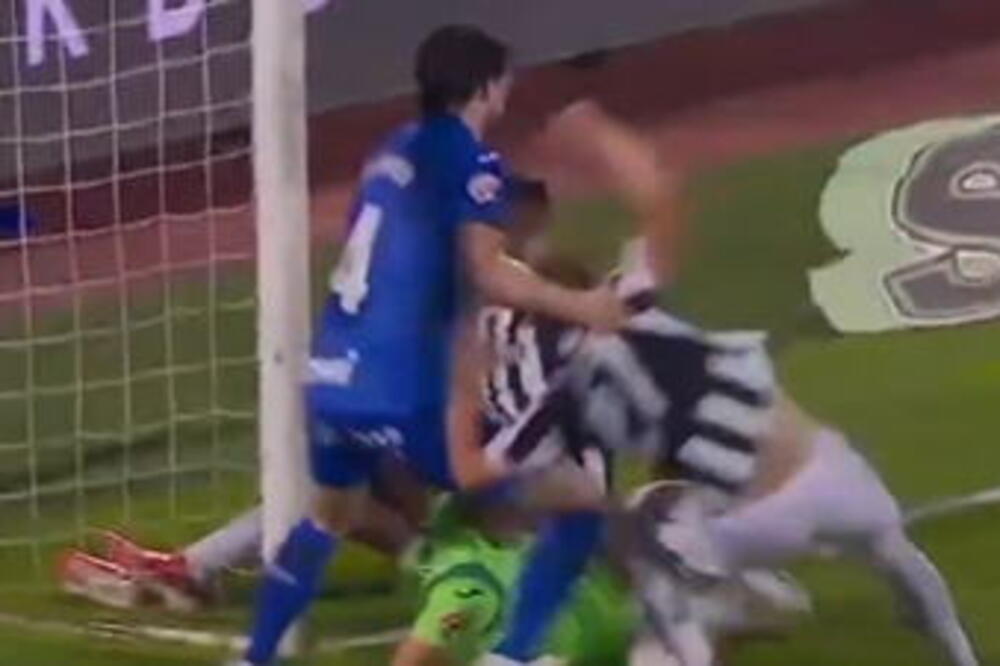Nama ne sviraju, drugima na keca! Pojavio se snimak: Partizan oštećen protiv Hetafea, VAR se ne oglašava (VIDEO)