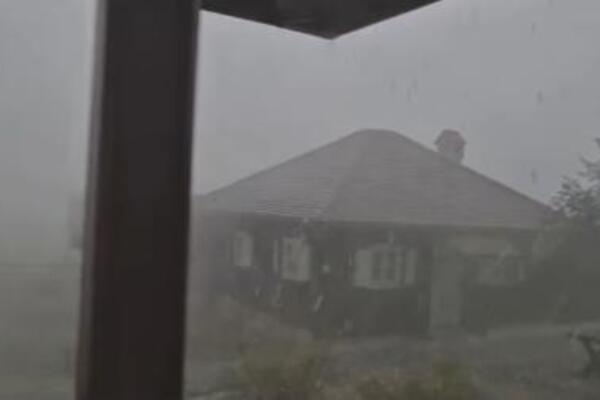 Jako nevreme se približava Balkanu: Moguća pojava strašnog nevremena, meteorolozi digli uzbunu