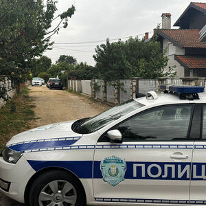 Prve slike sa mesta krvavog pira u Velikom Gradištu: Policajac ubijao članove familije, pa izvršio samoubistvo FOTO