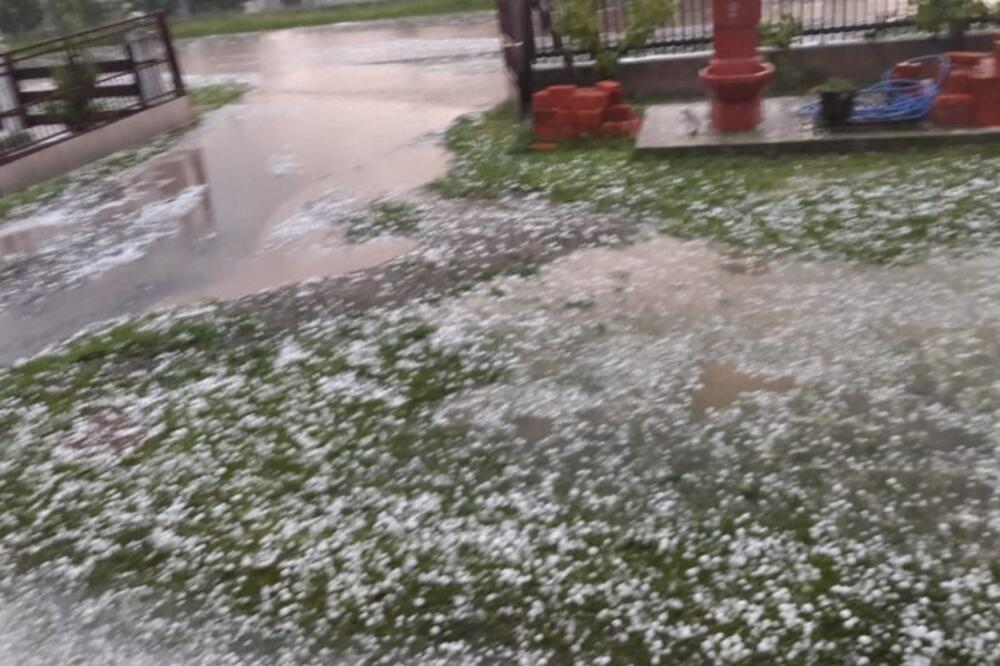 Grad veličine loptice napravio haos u ovom mestu u Srbiji: Nevreme bilo toliko jako da je odnelo šatru za veselje