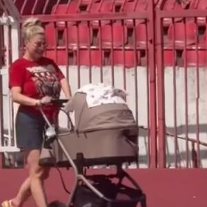 DEA ĐURĐEVIĆ ODVELA BEBU NA MARAKANU! Davala joj mleko na stadionu, šetala je, ali tome nije KRAJ, ljudi u ŠOKU