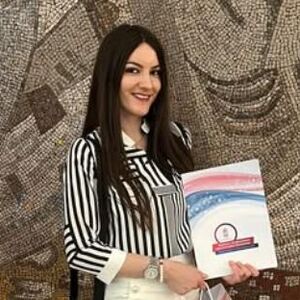 MEDICINSKA SESTRA KRISTINA (24) IZ VALJEVA ZATRUDNELA SA OŽENJENIM LEKAROM OD 60 GODINA: Tražio DNK test, a onda...