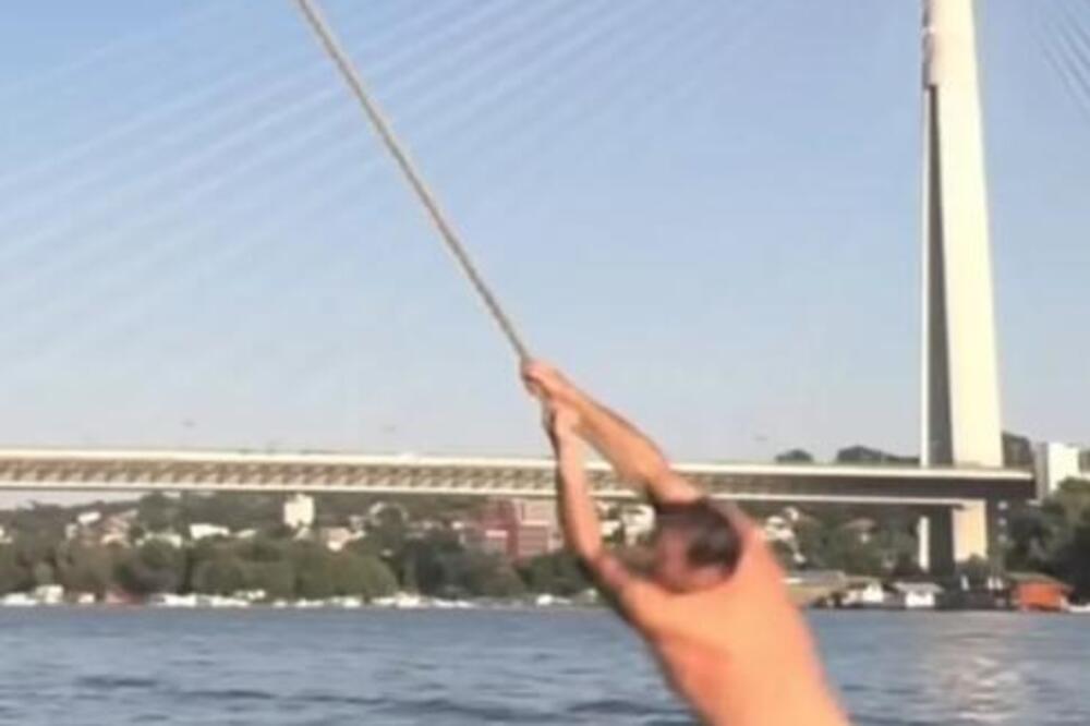 GO DO POJASA SKAČE U...! Snimak Jovana Memedovića nije za one sa SLABIM SRCEM! Žene skroz odlepile
