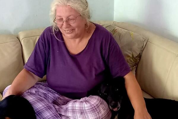 Dinka traži nekoga ko bi BESPLATNO LETOVAO KOD NJE u Šarengradu: Ima samo jedan uslov (FOTO)