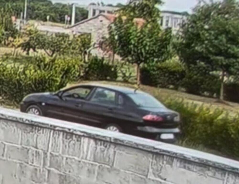 Vozilo kojim je pobegao osumnjičeni za trostruko ubistvo u Danilovgradu
