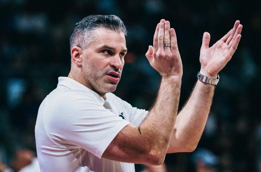 Selektor Dušan Alimpijević na utakmici Italije i Srbije u kvalifikacijama za Svetsko prvenstvo 2027. godine