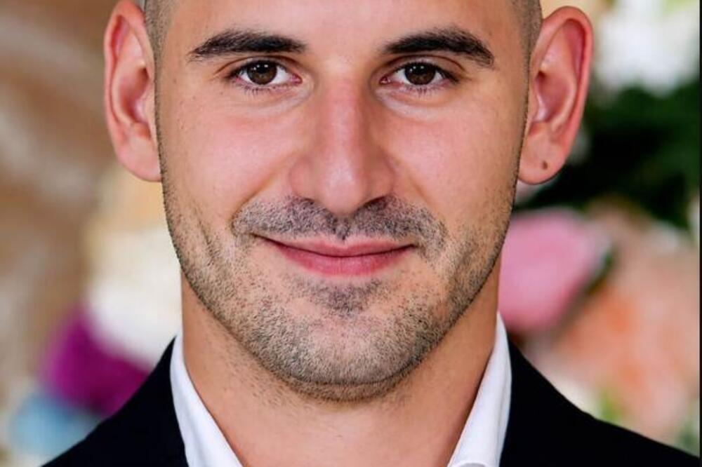 "Pamtićemo te po osmehu i dobroti": Potresan oproštaj porodice i prijatelja od Petra koga je ubio RUS UBICA!