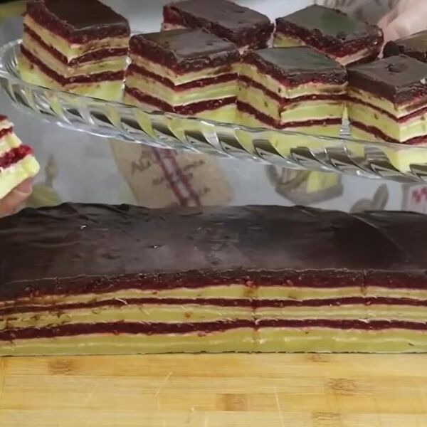Kolač koji se ne peče, a svi traže recept! Mađarice sa rozen korama i neodoljivim filom od maline