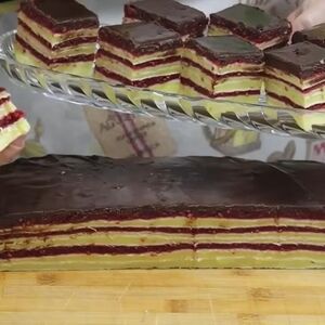 Kolač koji se ne peče, a svi traže recept! Mađarice sa rozen korama i neodoljivim filom od maline