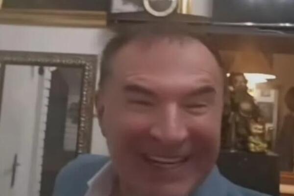 MITRE, TREPNI AKO SI... ILI BOLJE NEMOJ! Mitar se PREPUNIO FILERIMA, pa snimio svoje lice! Sad ga urnišu