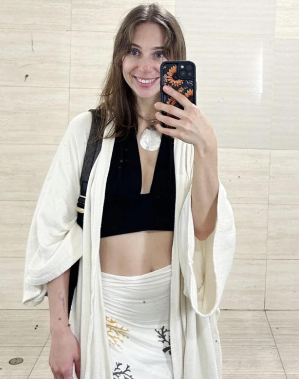 VIKTORIJA SE SA 15 GODINA ZALJUBILA U NASTAVNIKA IVANA, ubrzo se venčali, a onda... Istina je RAZORILA NA KOMADE
