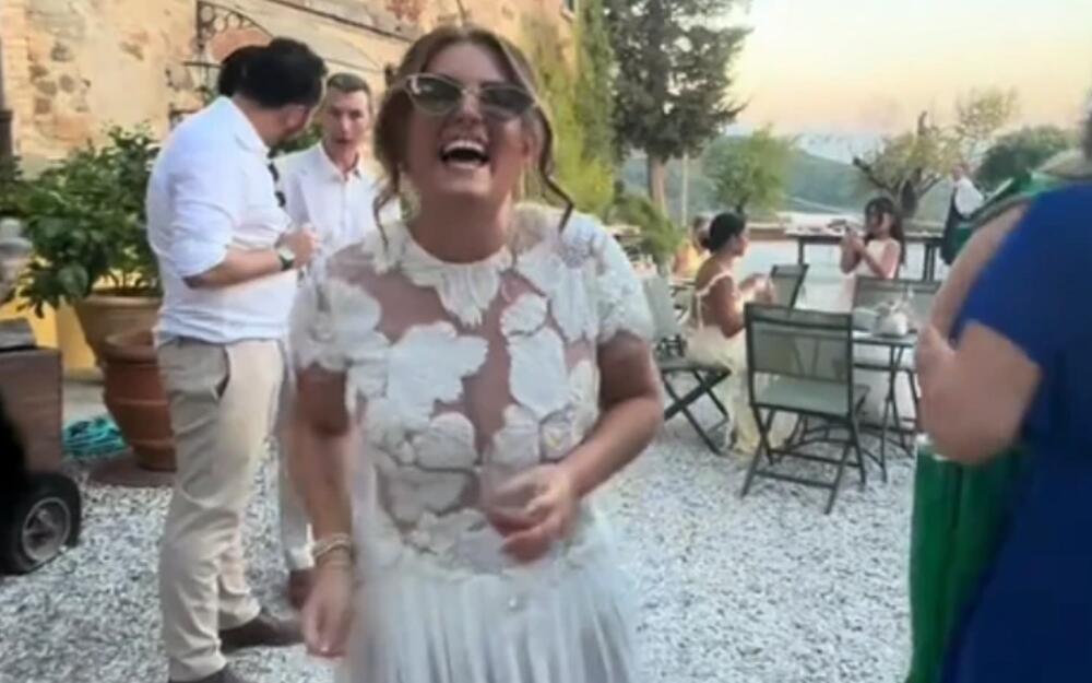 Verenik je ostavio 7 dana pred venčanje, ali snašla se za sekund: Nije odustala od svadbe, bila je očajna, a onda..