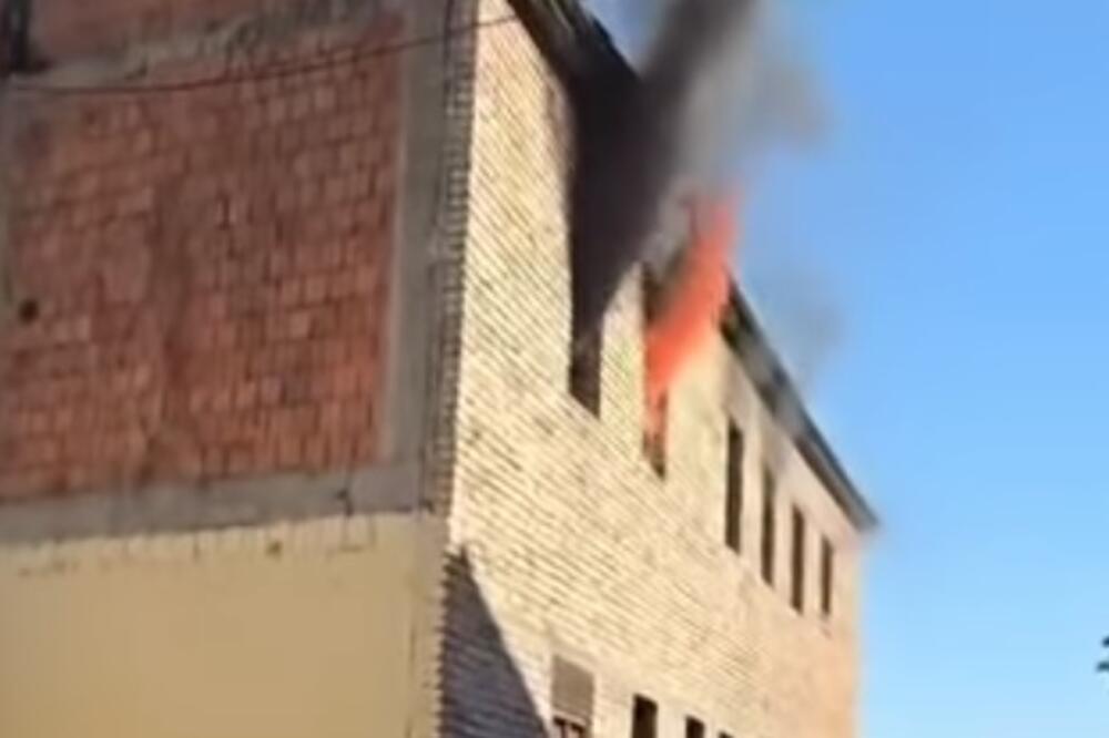 VELIKI POŽAR U ZEMUNU! Dim prekrio Gardoš (VIDEO)