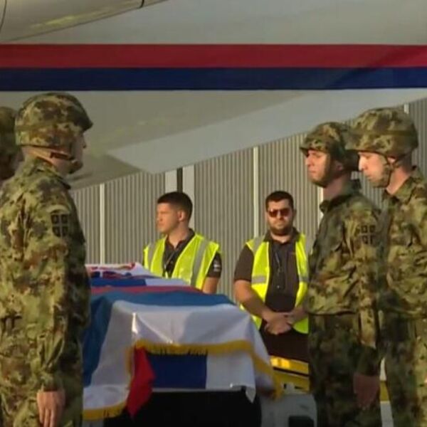 OVO JE MESTO GDE ĆE POČIVATI RATKO MLADIĆ! Pored groba ćerke Ane već pripremljeno mesto, ali jedan detalj nedostaje