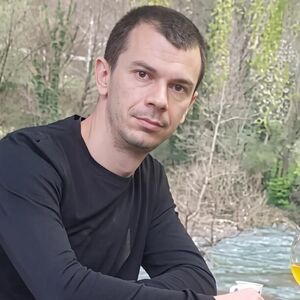 Ovo je vozač koji je POKOSIO TROJE DECE, ZBOG NJEGA OSTALNI BEZ NOGU! Pijan se zakucao u zid pa ih UNAKAZIO