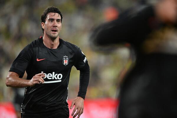 Vlahović srušio Fener, Bešiktaš slavio posle preokreta!