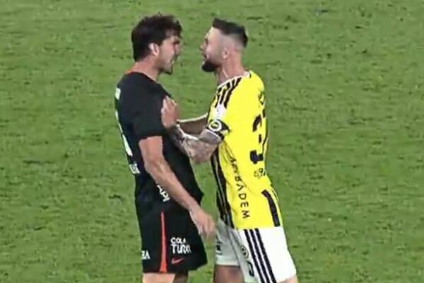 "S*SO JEDNA BRE, AJDE BRE": Vlahović psovao na italijanskom, šibao se sa Milanom Škinjarom, ovaj ga UHVATIO ZA VRAT