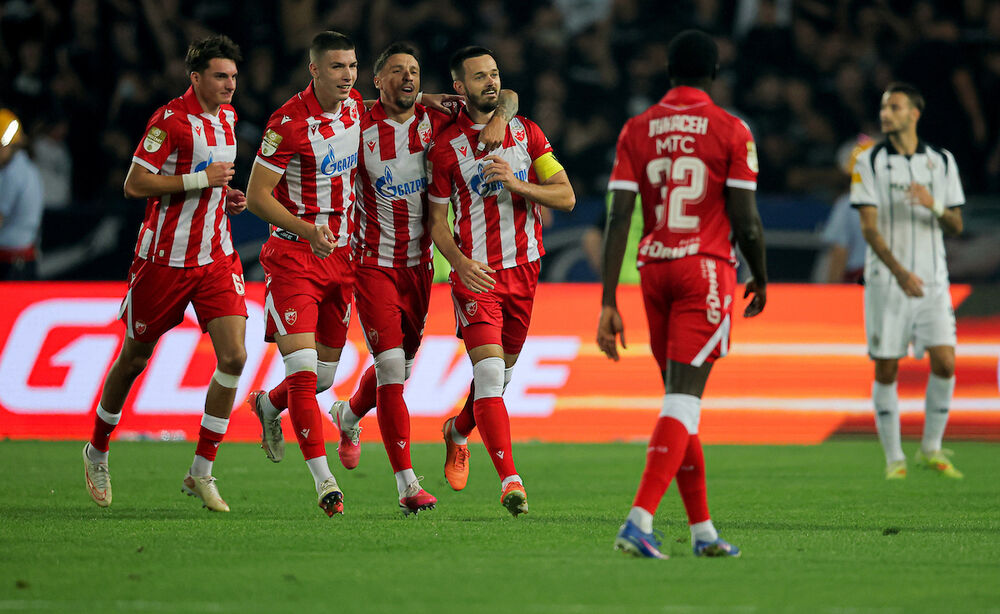 Slavlje fudbalera Crvene zvezde na 180. večitom derbiju
