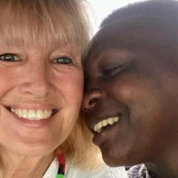 Penzionerka (60) napustila sve i udala se za 3 DECENIJE MLAĐEG MASAI RATNIKA! Doveo je u kuću do blata, a JEDNO...