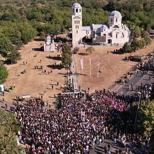 Ove ulice će biti zatvorene zbog sahrane Ratka Mladića: Proverite kuda će ići vozila gradskog prevoza